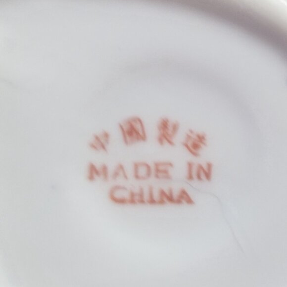 Vintage TEAPOT LUCKY KITTY porcelain white w flowers - Picture 3 of 8